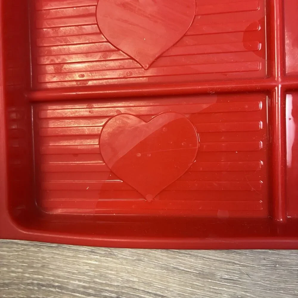 Valentine's Day Bakeware Set Wilton 6 Heart Tin 2 Silicone Molds Cookie Cutters